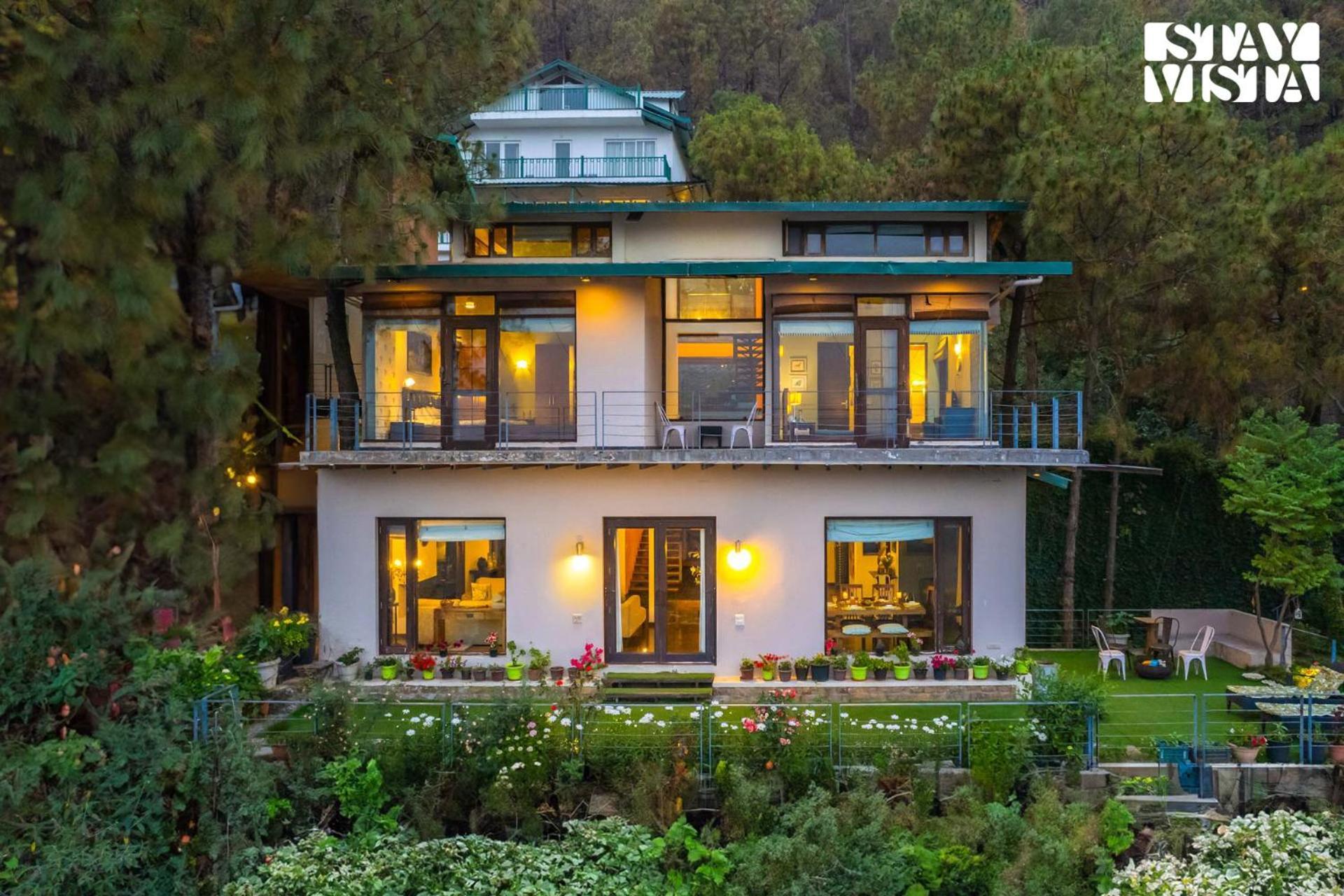 Stayvista At Hillcrest Villa With Valley View, Bonfire And Heater Kasauli Exterior photo